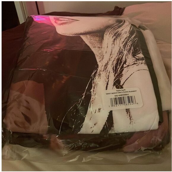 Taylor Swift The Eras Tour Blanket | Authentic | Sold Out | NWT, Ready to SHIP - Picture 3 of 5
